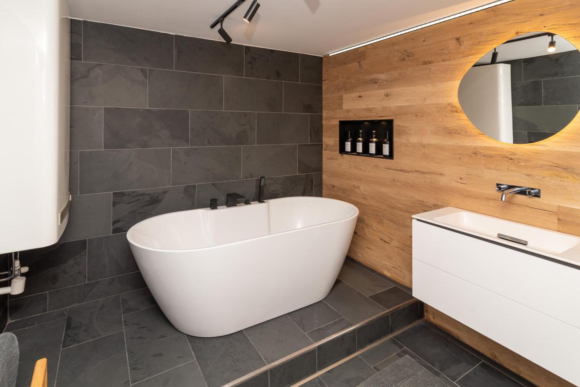 Crimson Cottage Apartments Дорнбирн Екстериор снимка