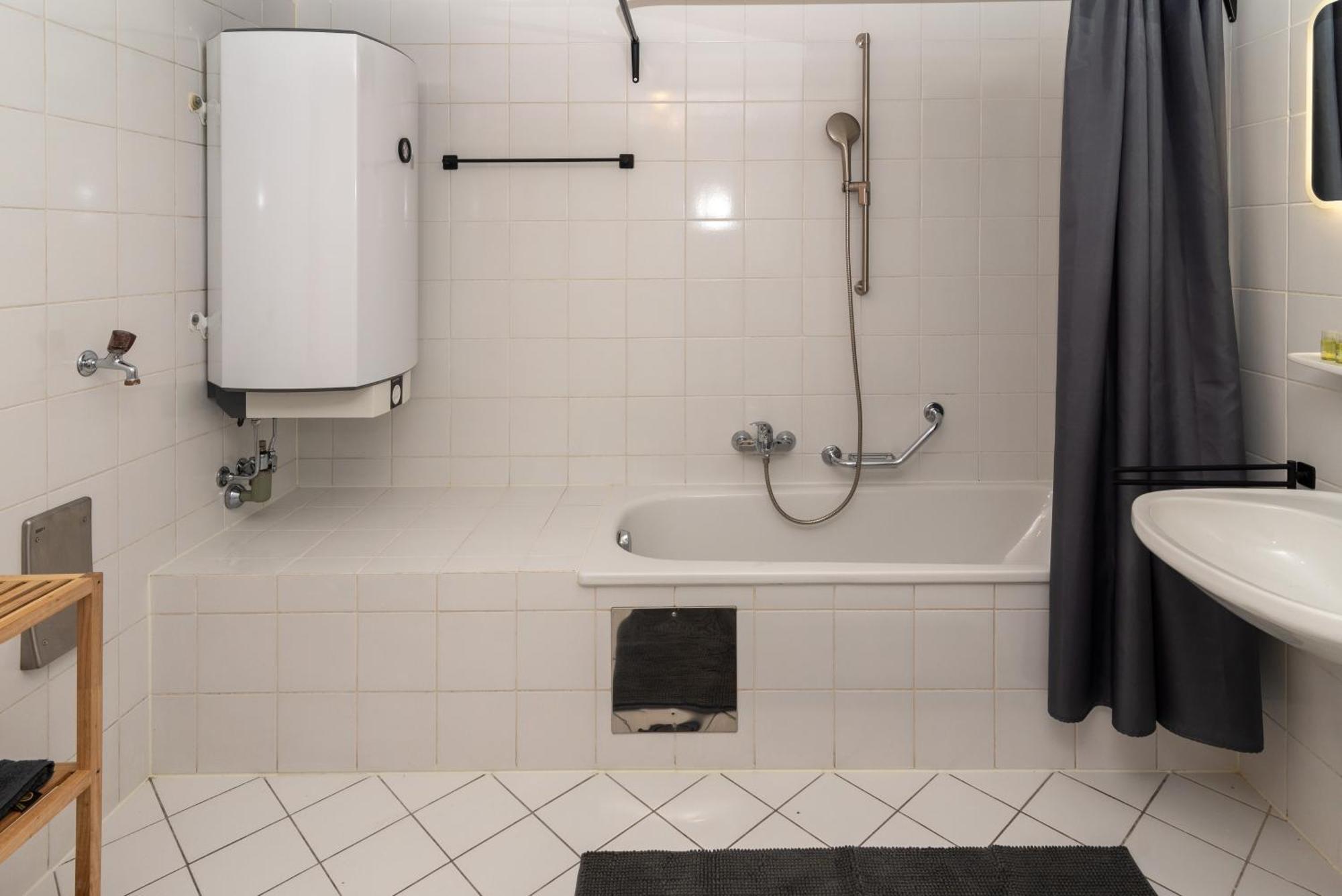 Crimson Cottage Apartments Дорнбирн Екстериор снимка