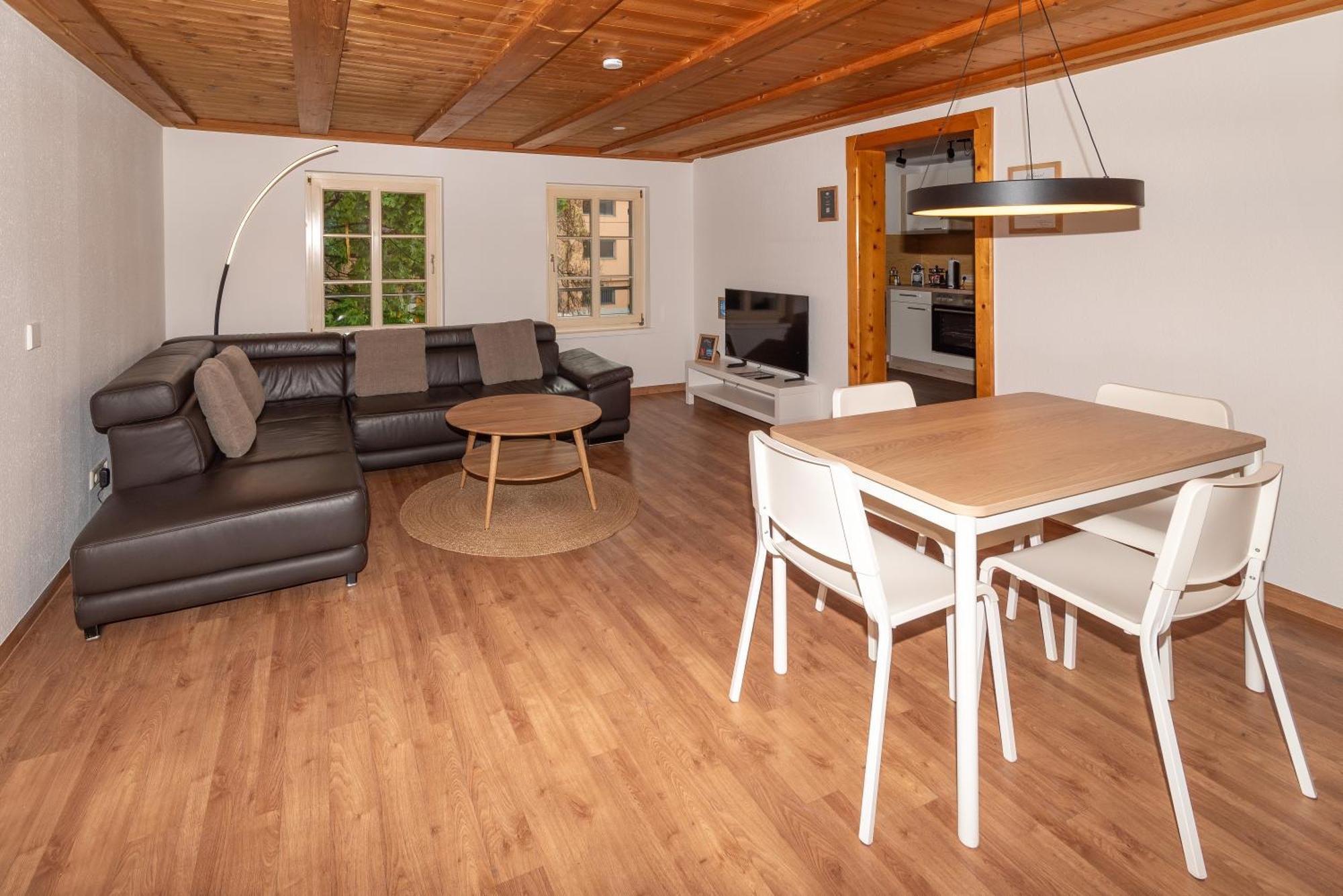 Crimson Cottage Apartments Дорнбирн Екстериор снимка