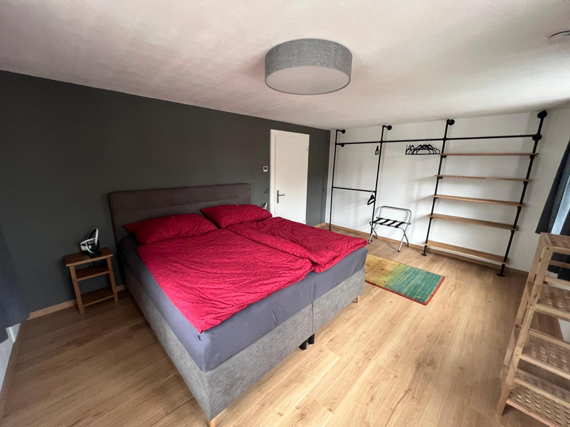 Crimson Cottage Apartments Дорнбирн Екстериор снимка