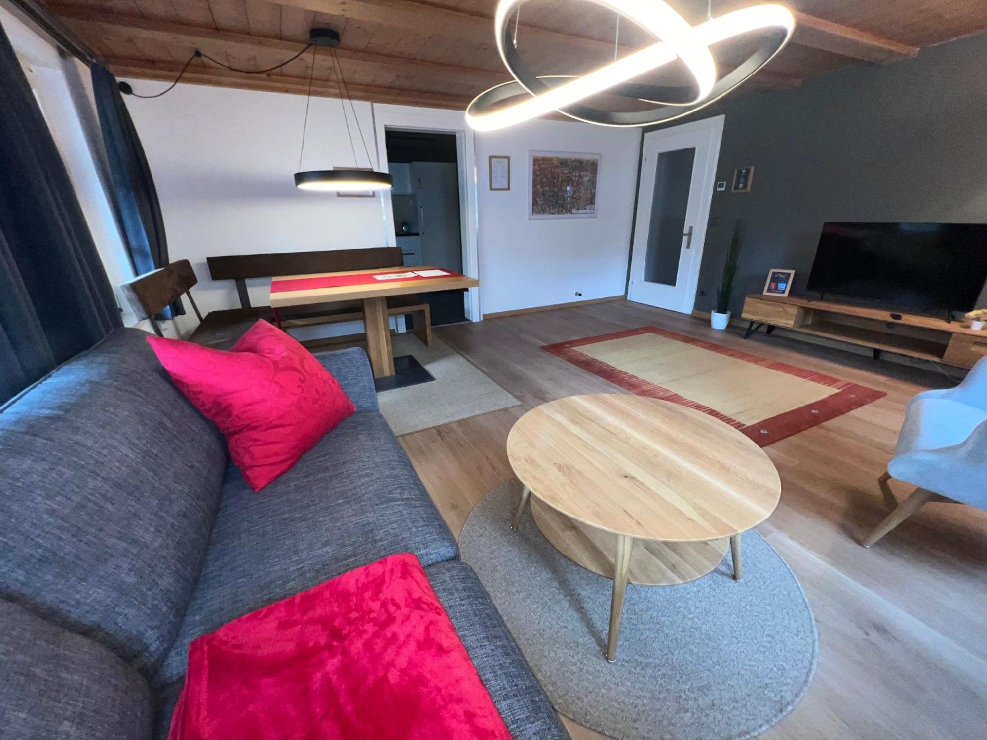 Crimson Cottage Apartments Дорнбирн Екстериор снимка